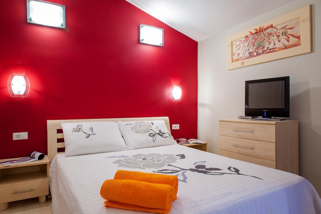Apartments Toni Omiš Kamer foto